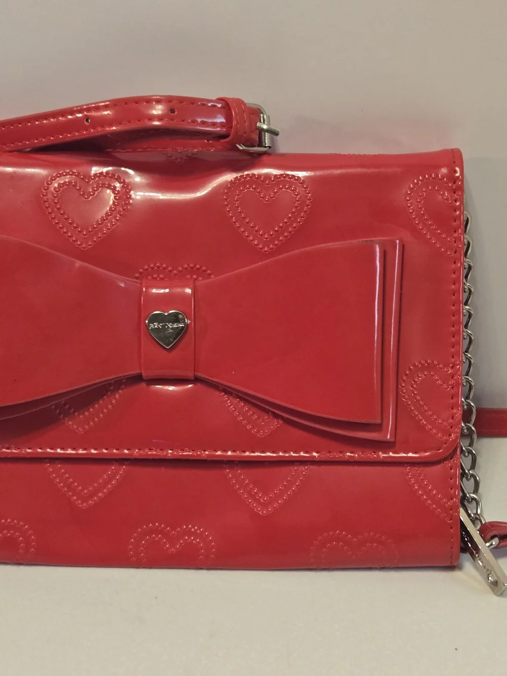 Betsey Johnson Red Heart-Detail Bow Crossbody Bag